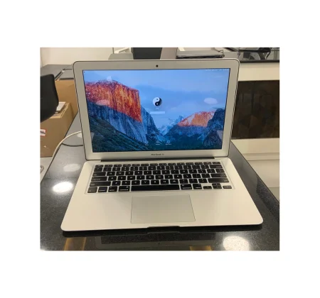 MACBOOKPRO  2017 8GB RAM, 128 SSD, COLOR SILVER , 14. INCHES